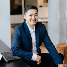 Túy Dewey Luong